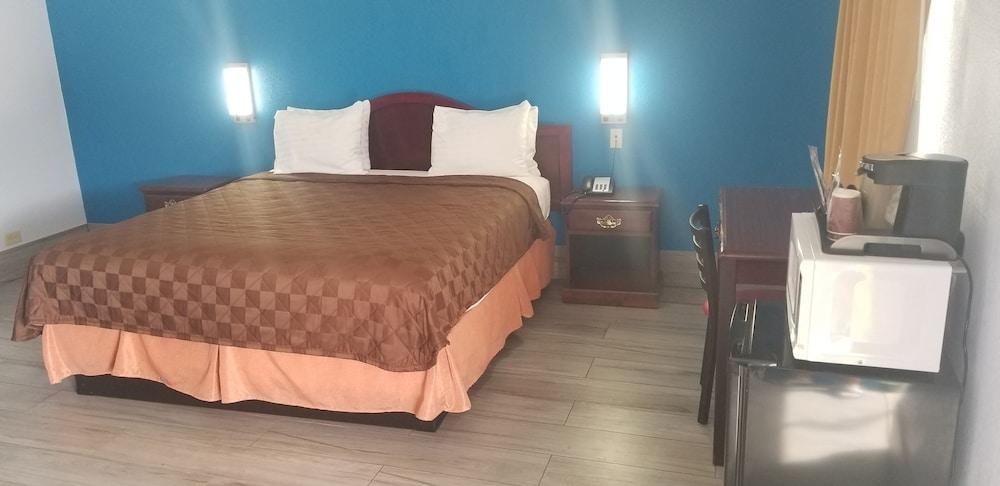 Carrizo Executive Inn photo 6