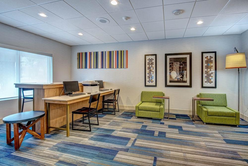 Holiday Inn Express Woodbridge by IHG photo 21
