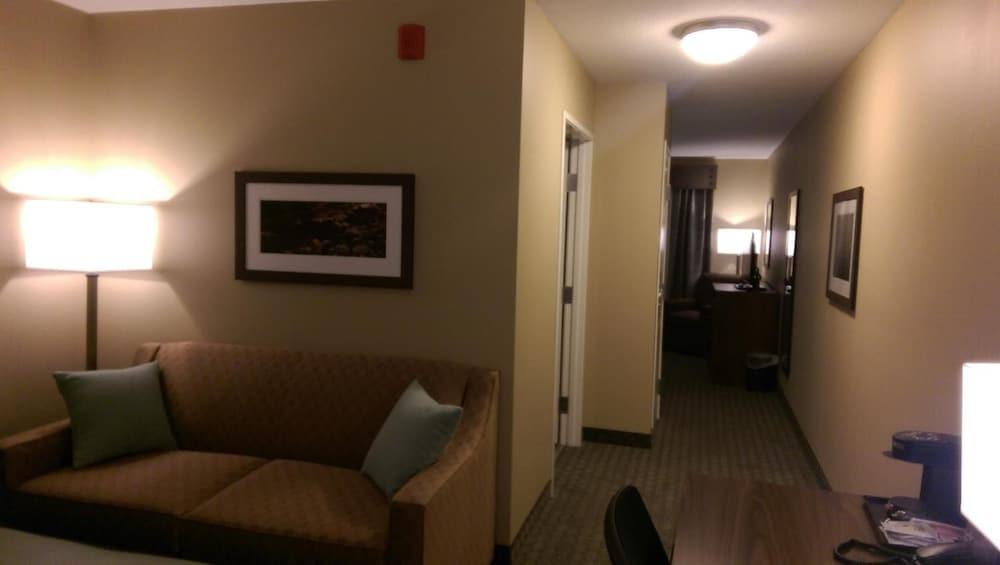 GrandStay Delano photo 11