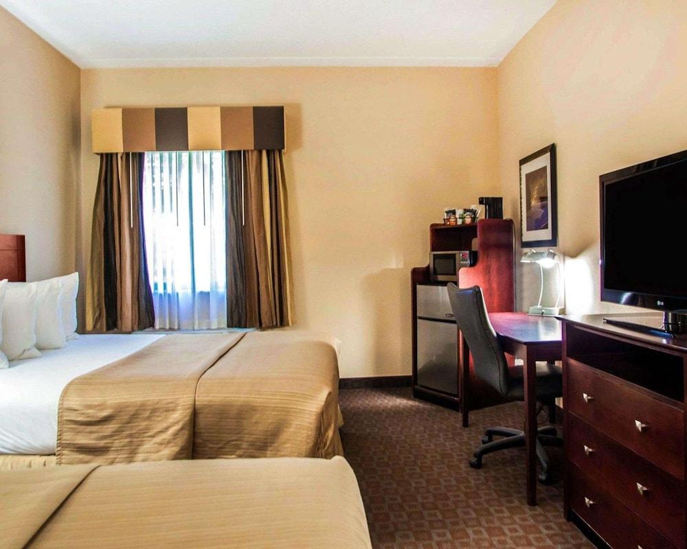 Quality Inn & Suites Peoria North photo 9