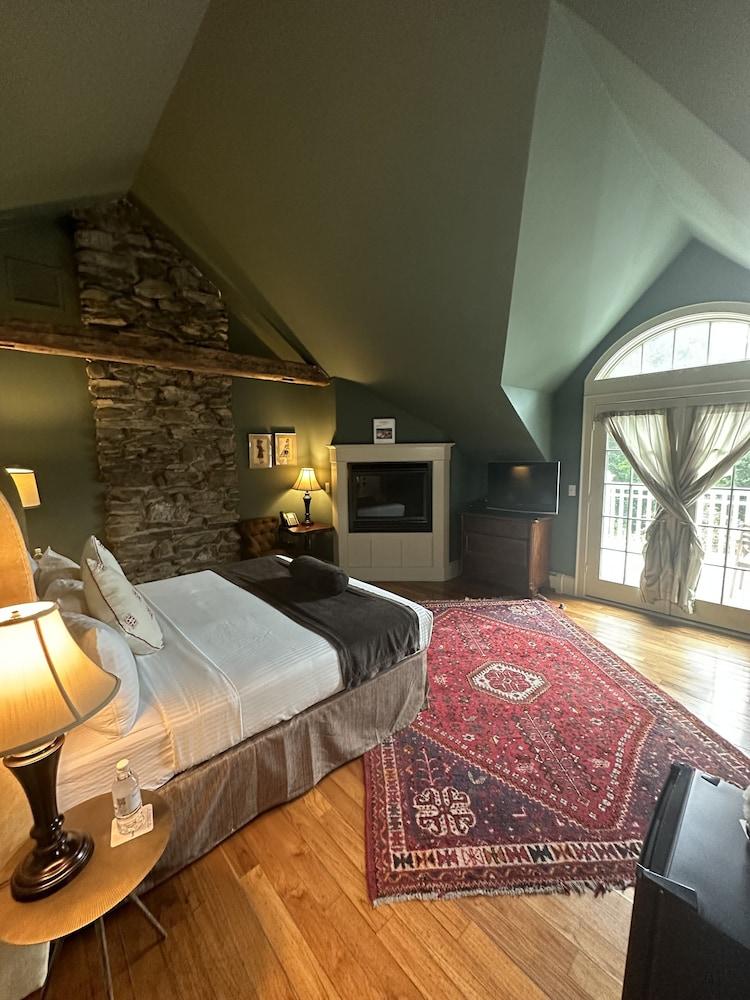 Buttermilk Falls Inn photo 53
