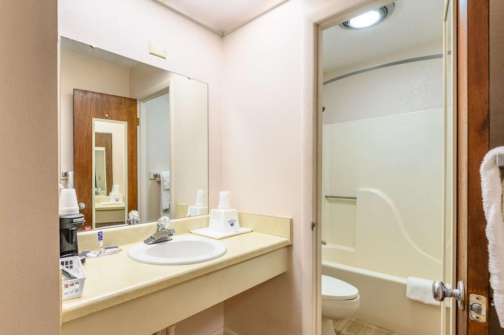 Americas Best Value Inn Heflin photo 25