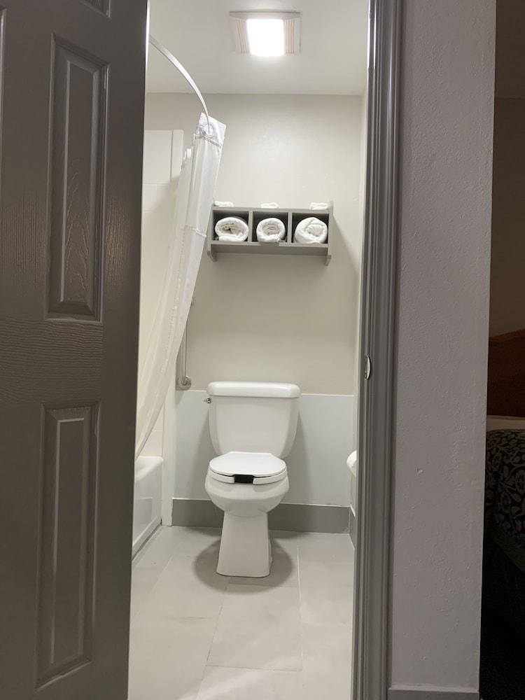 Days Inn by Wyndham Ruston LA photo 14