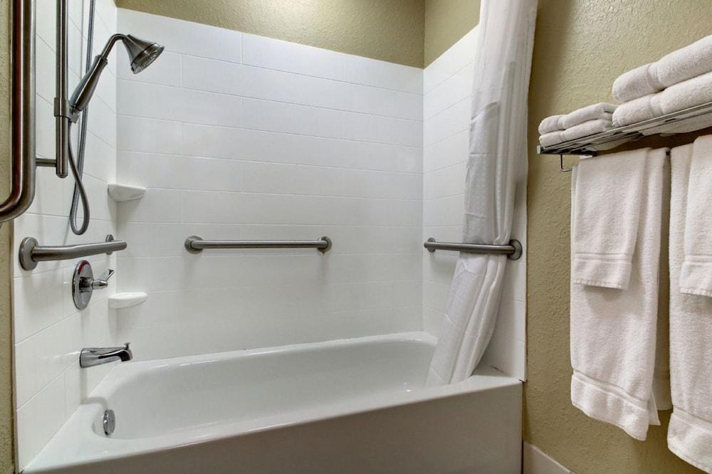 Holiday Inn Express Hotel & Suites Jacksonville South I-295 by IHG photo 32
