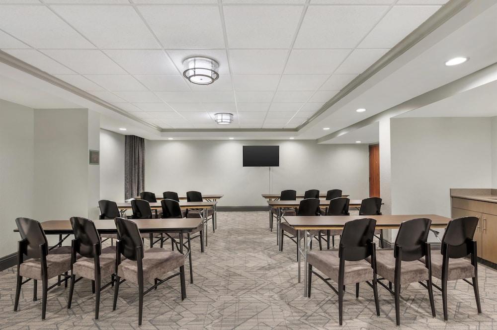 Best Western Plus Indianapolis NW Hotel photo 30
