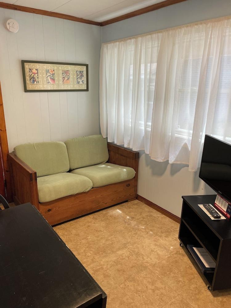 Elmwood Motor Court photo 62