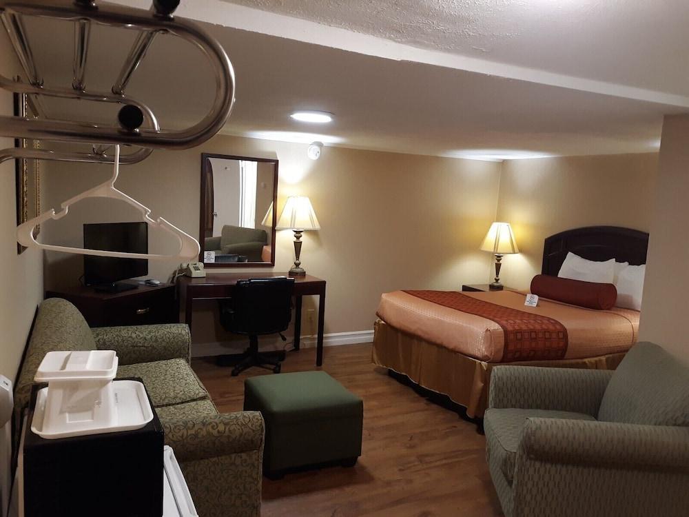 Rodeway Inn photo 7