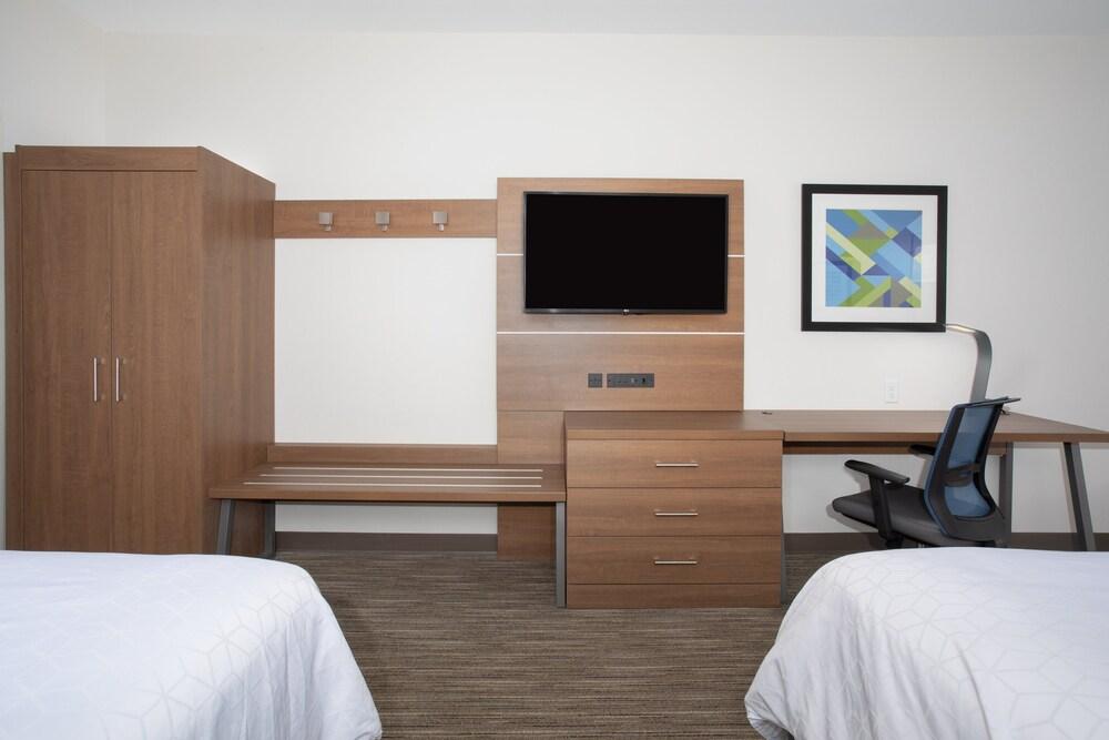 Holiday Inn Express & Suites Goodland I 70 by IHG photo 18