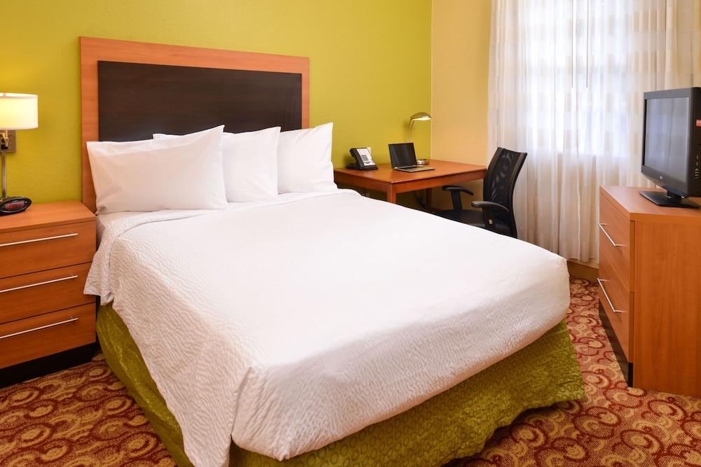 Candlewood Suites Miami Doral by IHG photo 8