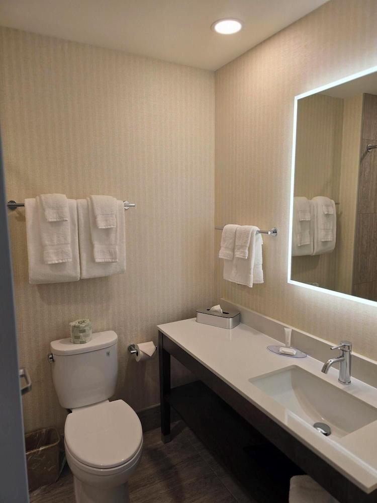 Clarion Pointe Mattoon near University photo 26