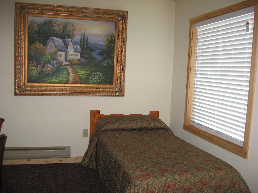 Masters Inn photo 2