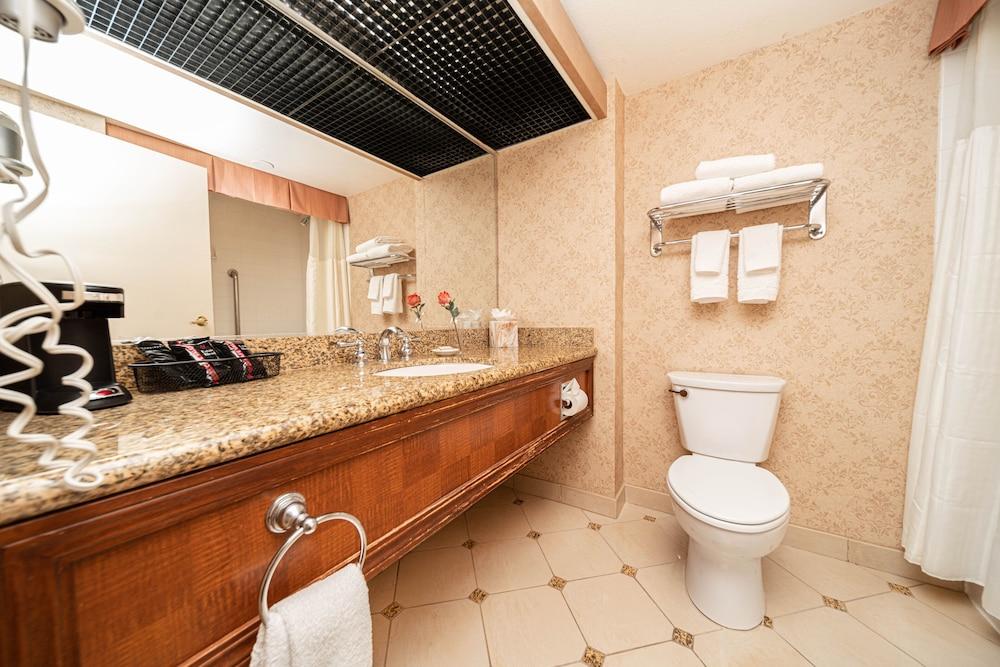 Reno Suites photo 18