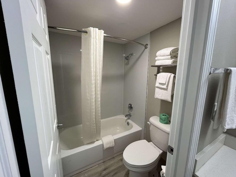 Studio 6 Suites West Memphis, AR - Memphis photo 23