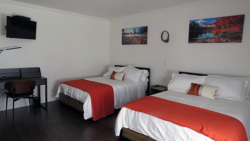 Gatehouse Motel photo 46