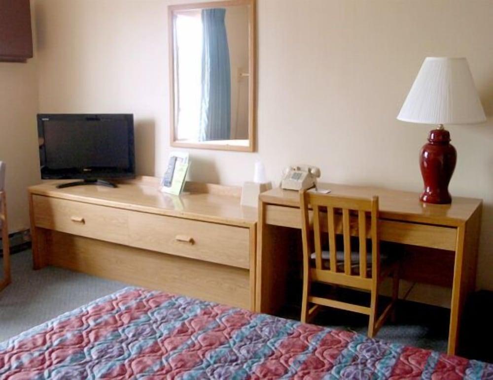 Roseau Motel photo 3