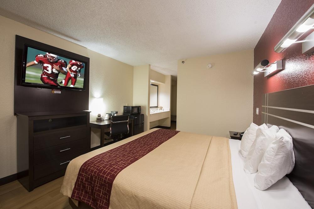 Red Roof Inn Houston - Brookhollow photo 7