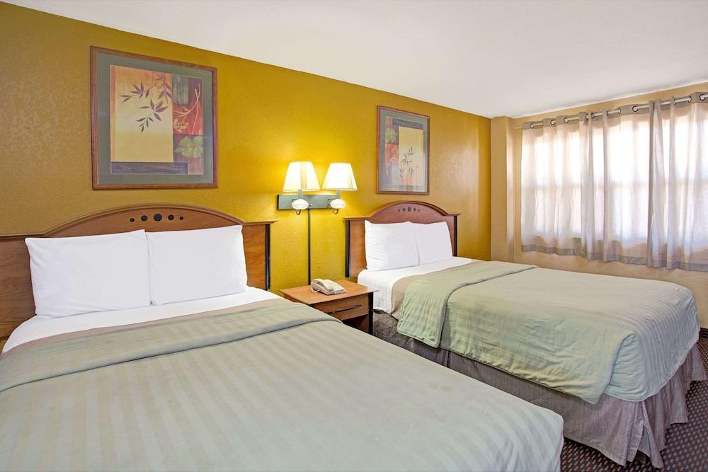 Travelodge by Wyndham Fort Lauderdale photo 7