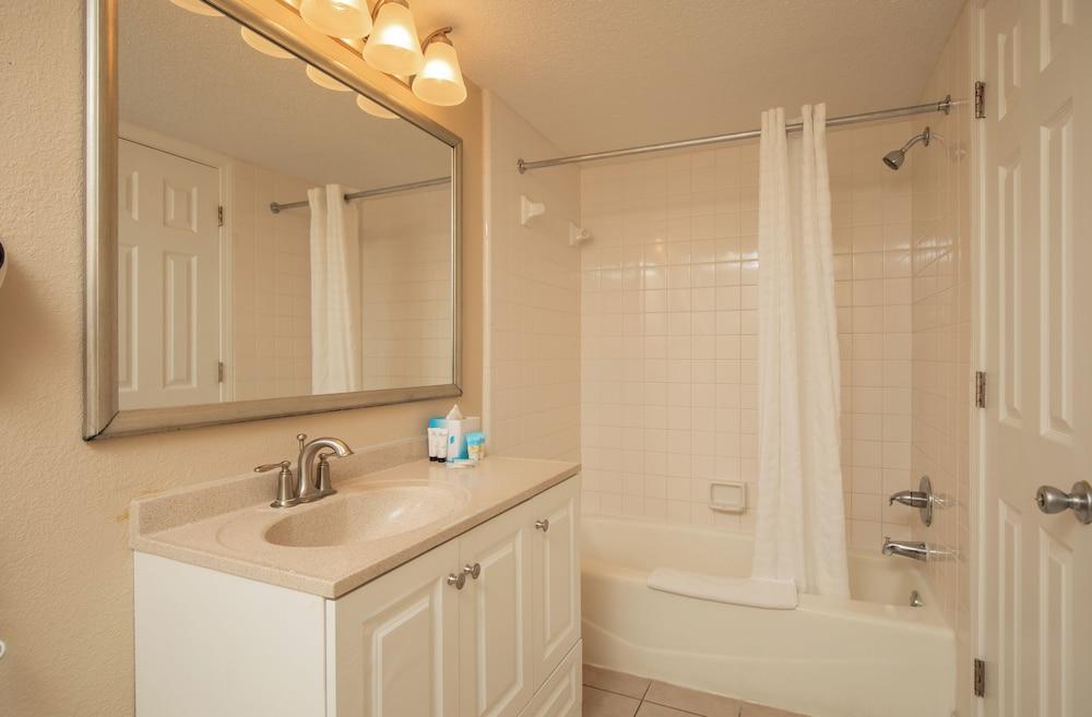 Grande Shores Ocean Resort photo 33