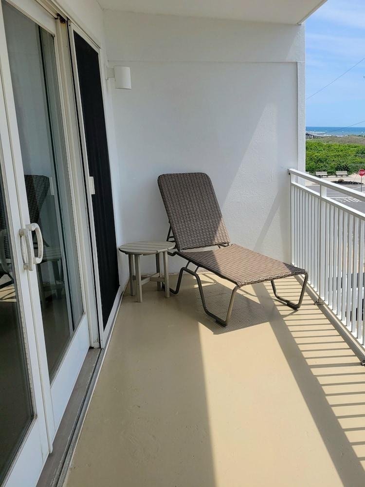Water's Edge Ocean Resort photo 41