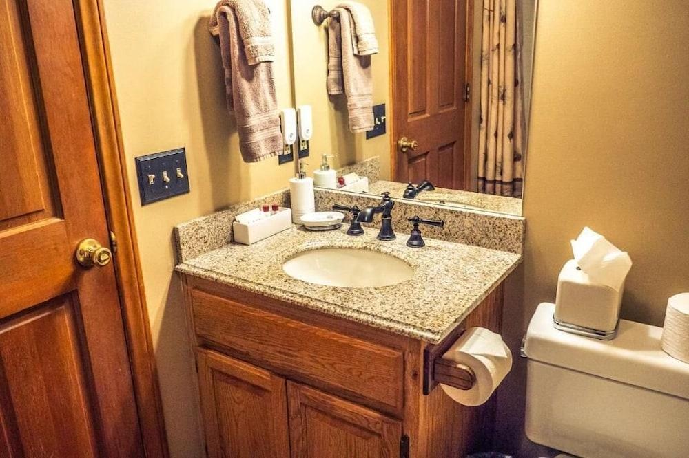 Eagle's Nest Lodge photo 58