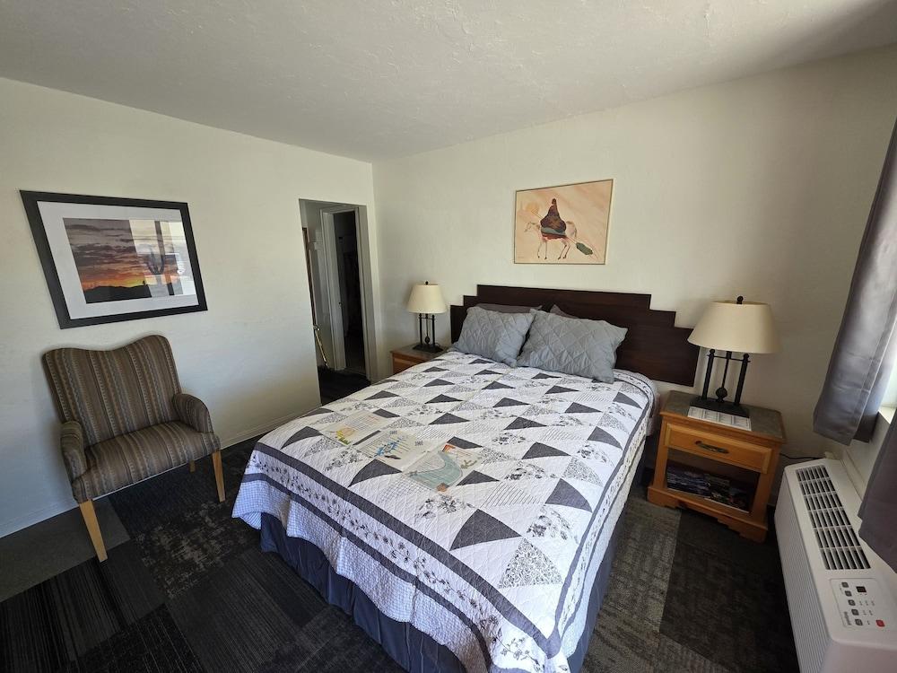 Southwest Motel photo 10
