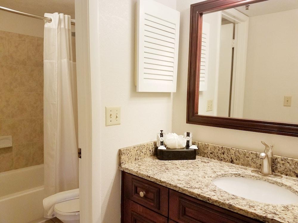 Parc Corniche Condominium Suite Hotel photo 27