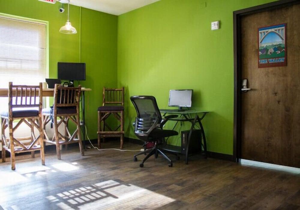 Cream City Hostel photo 11