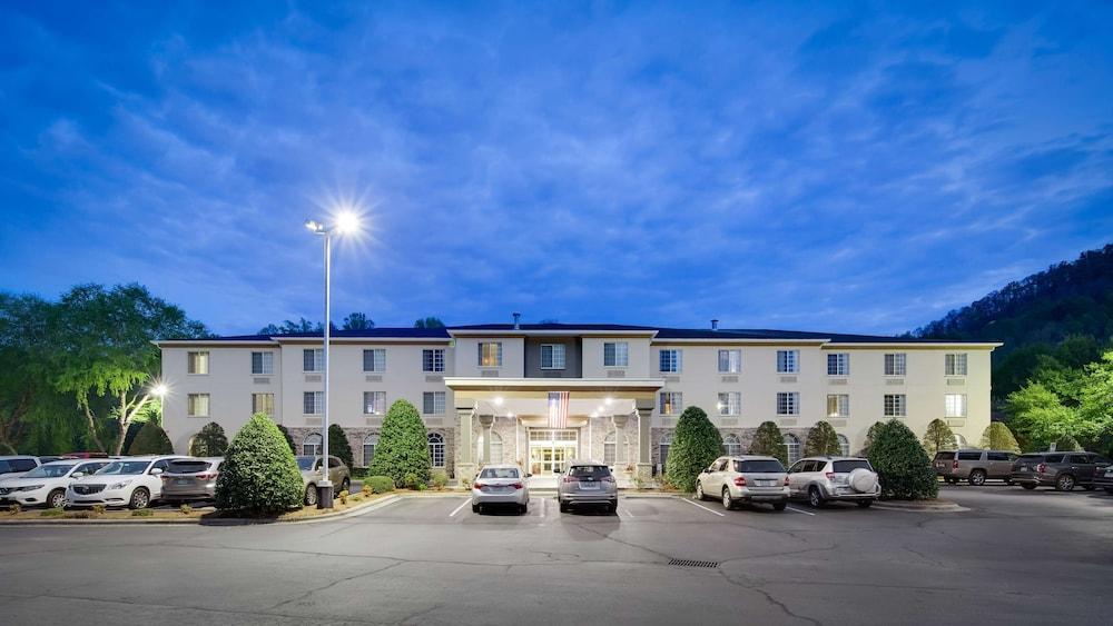 Best Western Plus River Escape Inn & Suites photo 46