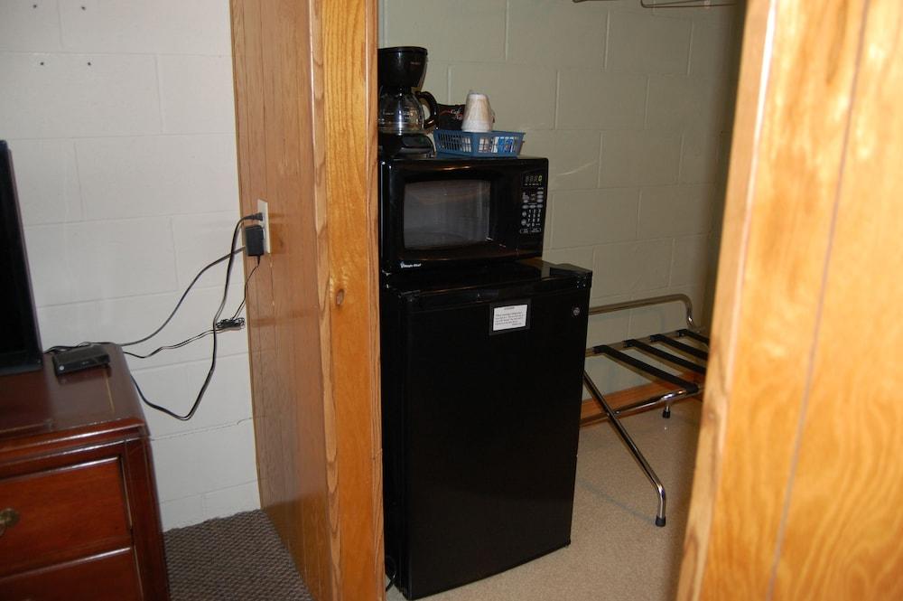 Northwoods Inn LLC photo 9