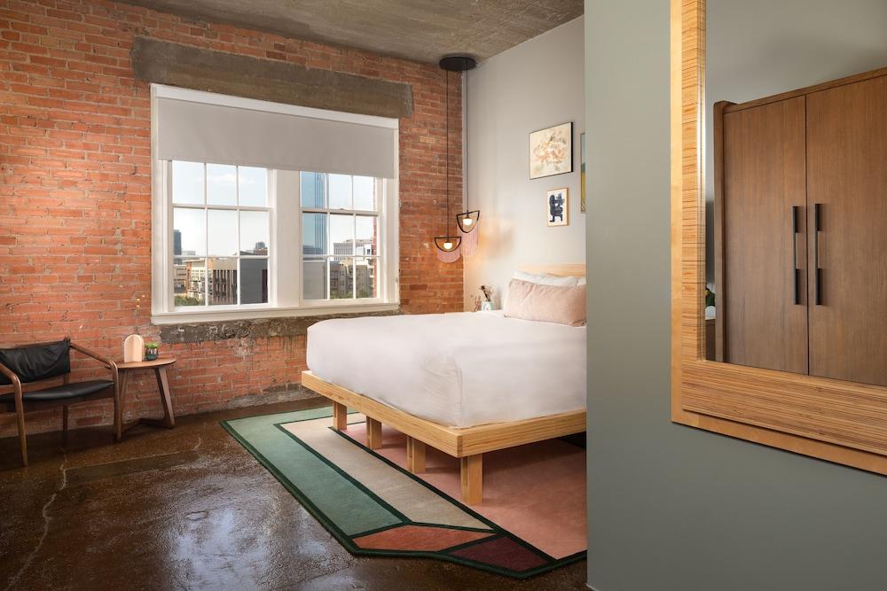 Canvas Hotel Dallas photo 6