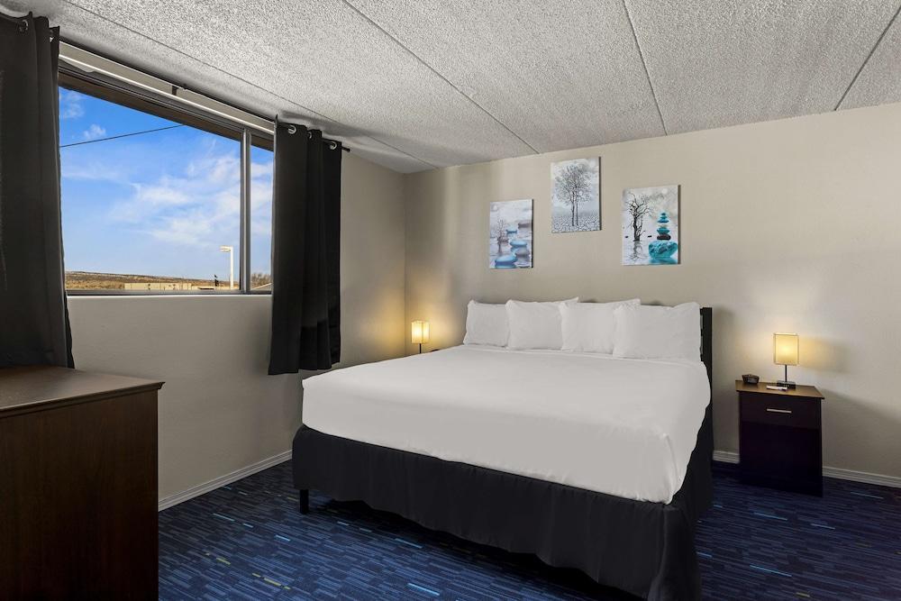 Americas Best Value Inn Gallup photo 15