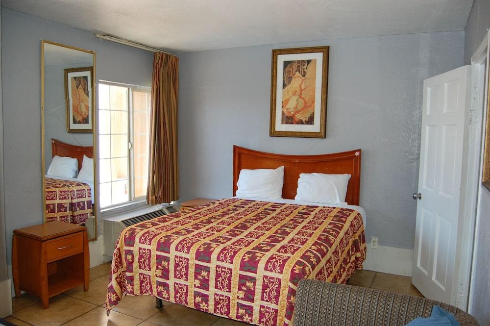 Parklane Motel photo 12