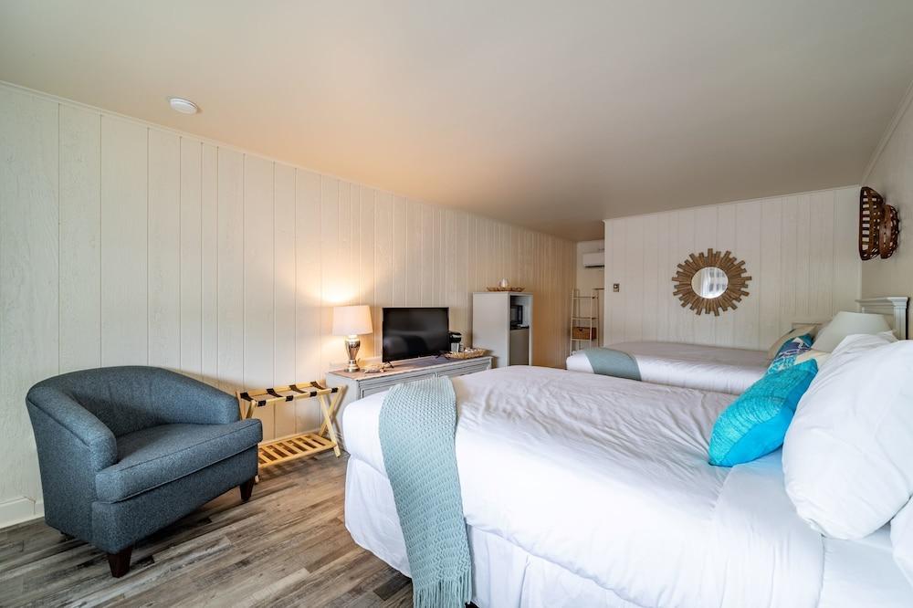Ocean Glass Inn photo 33