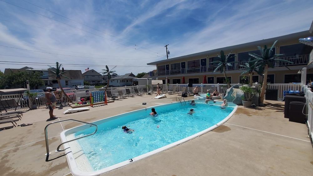 Sand Box Motel photo 29