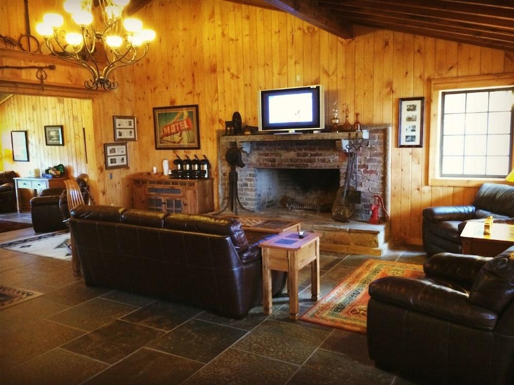 The Smokehouse Lodge and Cabins photo 4