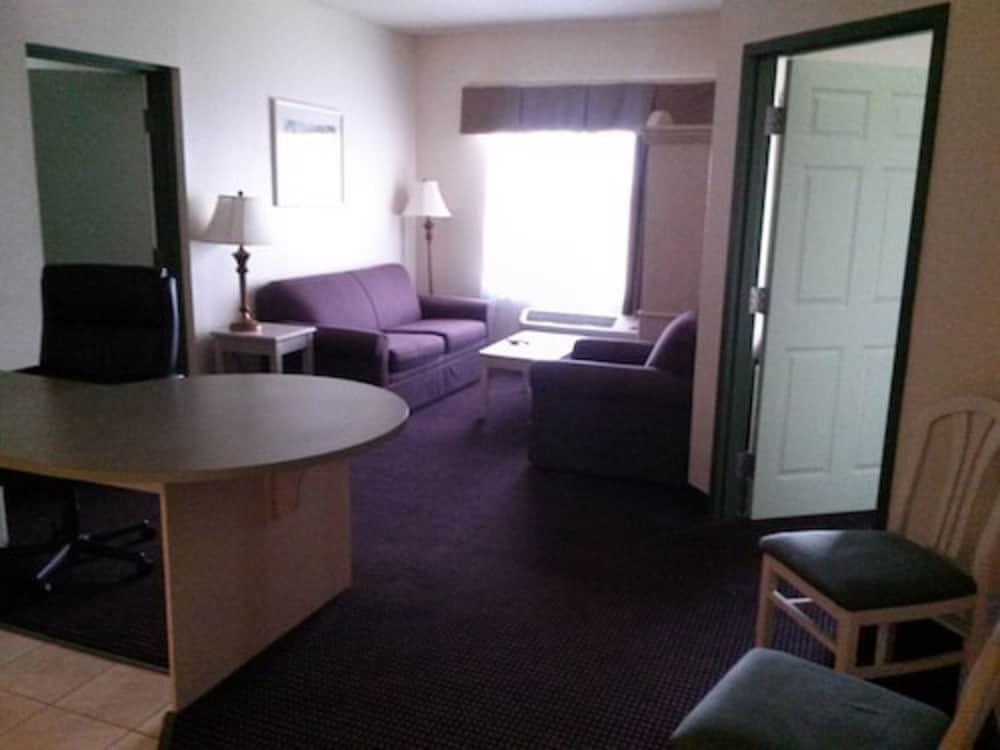 Allure Suites photo 11