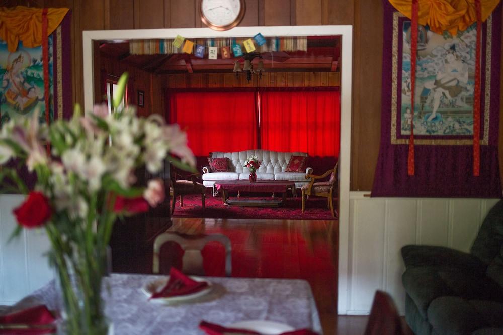 Quiet Mind Lodge Retreat & Spa  Sequoias photo 2