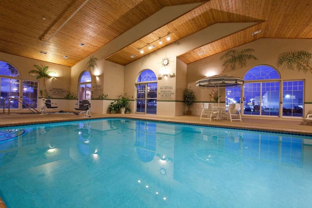 Country Inn & Suites by Radisson, Cedar Falls, IA photo 49