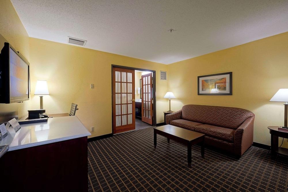 Quality Inn & Suites Harrington - Milford photo 14