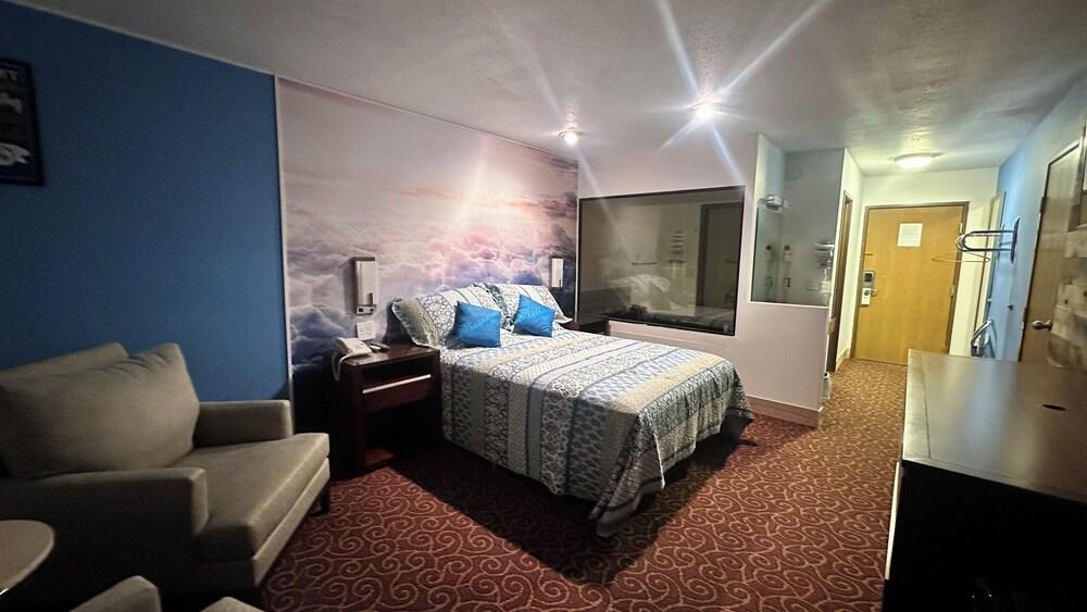 Chesaning Inn & Suites photo 49