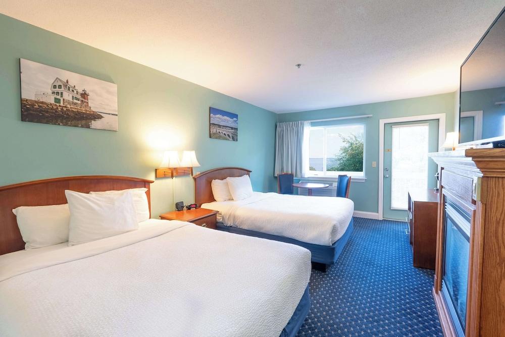Fireside Inn & Suites - Belfast photo 44