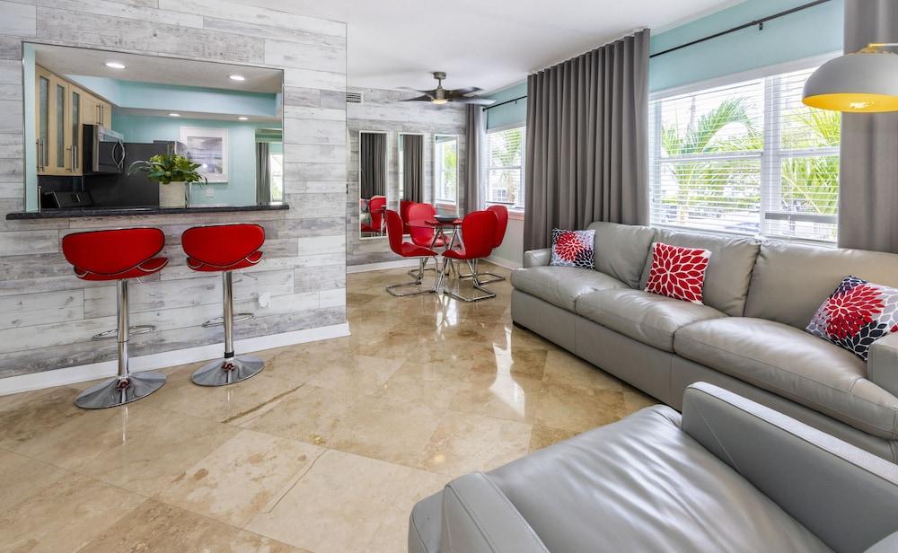 Suites on South Beach photo 24