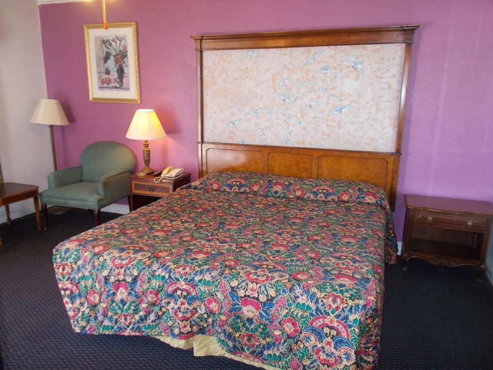 Hillside Motel photo 17