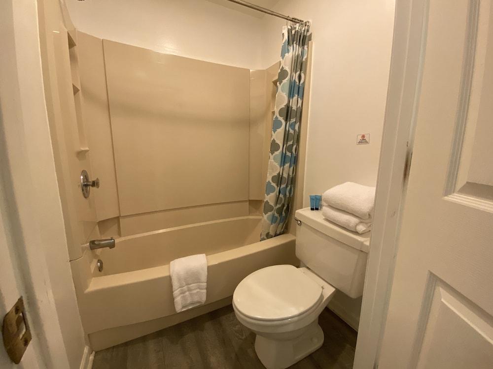 Bonita Beach Inn and Suites photo 8