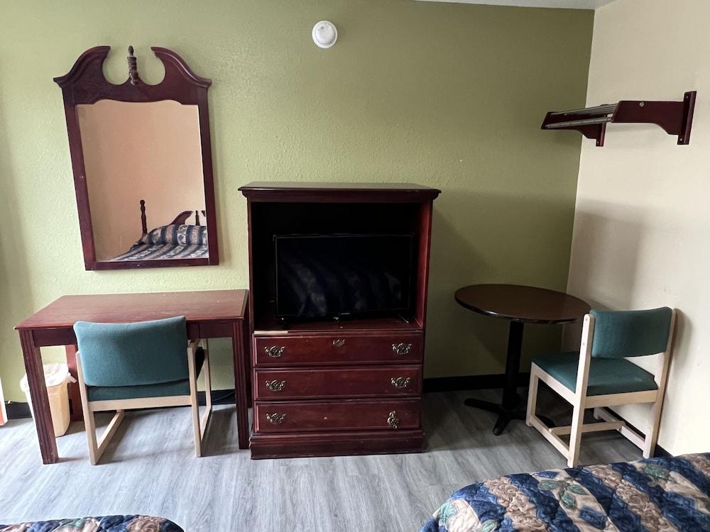 Country Inn-Giddings photo 5