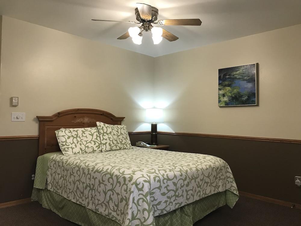 Bay Breeze Resort photo 20