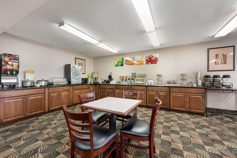 Quality Inn & Suites Lebanon I-65 photo 49