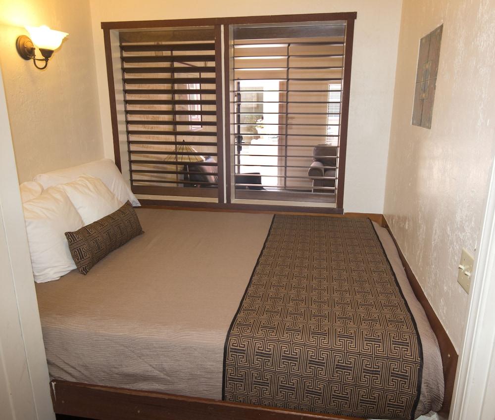 Capitola Venetian Hotel photo 81