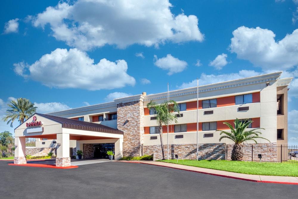Ramada by Wyndham Houston Intercontinental Airport South photo 30