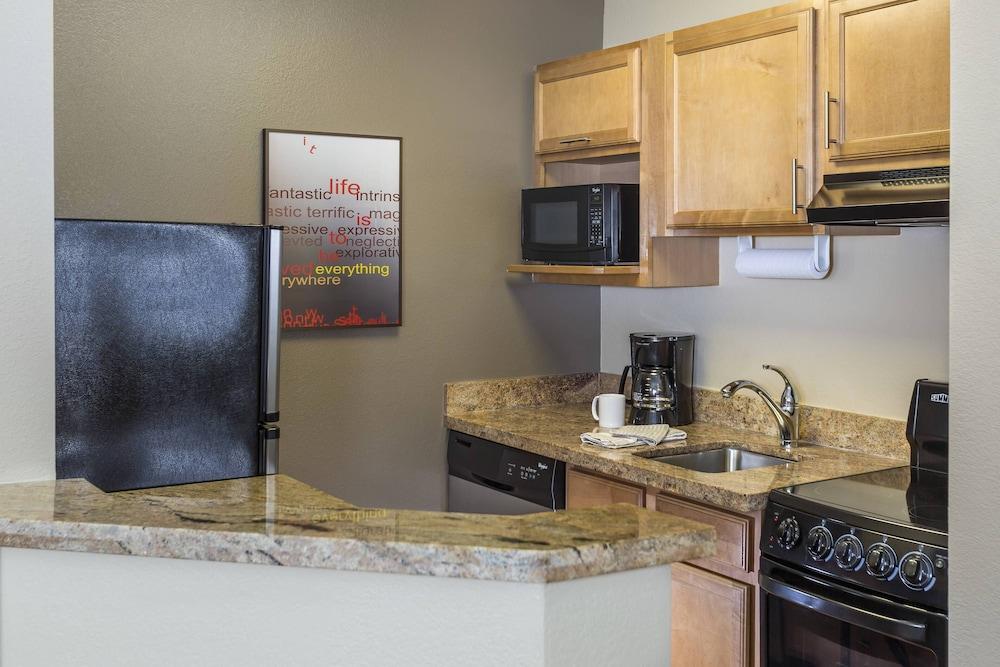 TownePlace Suites By Marriott Phoenix North photo 12